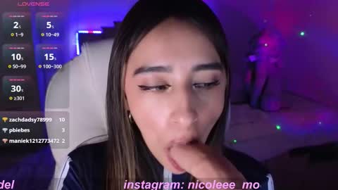 Nicole online show from September 2025 12:46:02 AM