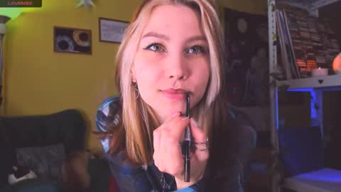 Nicole online show from October 2025 02:44:01 AM