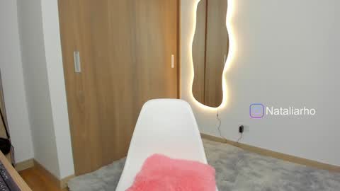 Snapshot of nicole_whitee chatting on December 2024 10:41:01 PM N A T A L I A online show from December 2024 10:41:01 PM