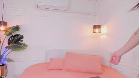 Snapshot of nicole_whitee chatting on February 2026 08:04:02 PM N A T A L I A online show from February 2026 08:04:02 PM