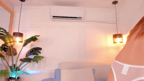 Snapshot of nicole_whitee chatting on March 2026 11:10:01 PM N A T A L I A online show from March 2026 11:10:01 PM