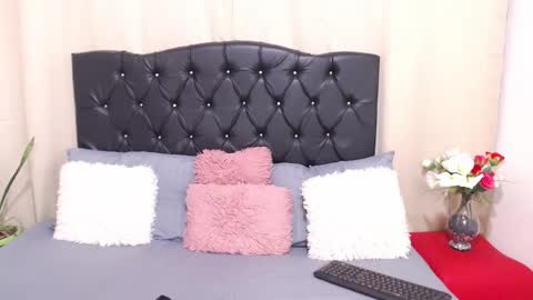 Nicole Chanel online show from November 2025 11:00:01 AM