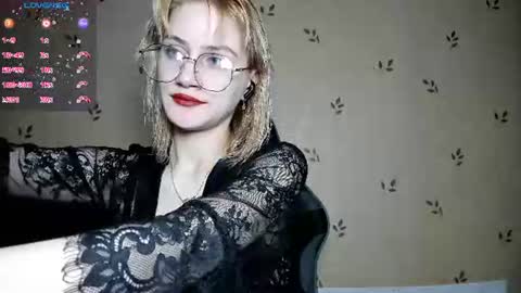 Snapshot of nicoledaviss_ chatting on June 2026 07:20:01 PM NicoleDavis online show from June 2026 07:20:01 PM