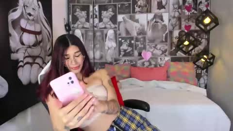 N i c o l e  online show from February 2025 05:37:01 PM