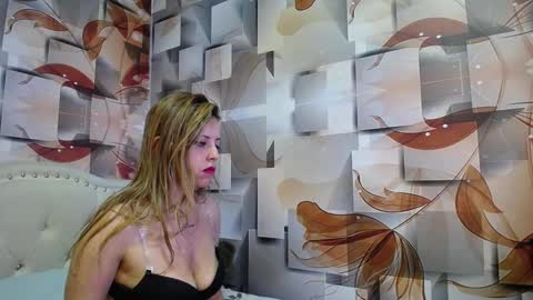 Snapshot of nicolee_millerr chatting on January 2025 03:18:02 PM nicolee millerr online show from January 2025 03:18:02 PM