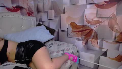 Snapshot of nicolee_millerr chatting on January 2025 02:39:01 PM nicolee millerr online show from January 2025 02:39:01 PM