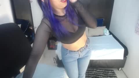 Snapshot of nicolee_millerr chatting on September 2025 12:16:01 PM nicolee millerr online show from September 2025 12:16:01 PM