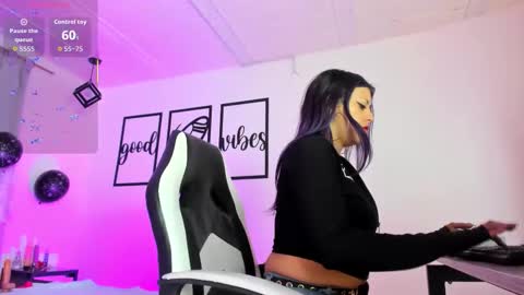 Snapshot of nicolee_millerr chatting on November 2025 12:59:02 PM nicolee millerr online show from November 2025 12:59:02 PM