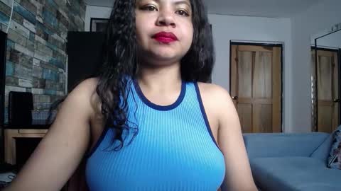 Nicole online show from October 2025 12:31:01 PM