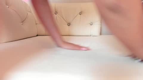 Snapshot of nicoleflorens chatting on December 2024 02:14:02 AM Nicol Flores GMT-5 1530-2200 online show from December 2024 02:14:02 AM