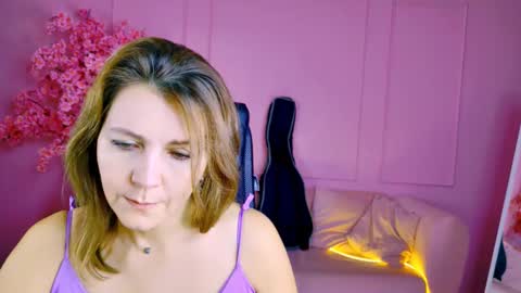 nicolehits online show from November 2025 09:19:01 AM