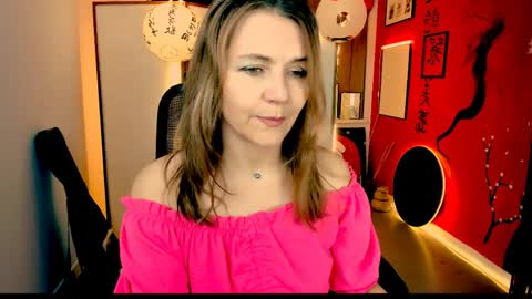 nicolehits online show from April 2026 01:08:02 PM