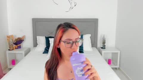 nicoleirisxxx online show from February 2025 09:54:01 AM