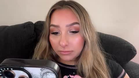 nicolelovesyou444 online show from October 2025 01:53:02 AM