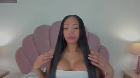 NICOLE online show from September 2025 12:28:01 PM