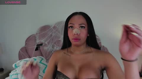 NICOLE online show from October 2025 11:54:02 AM