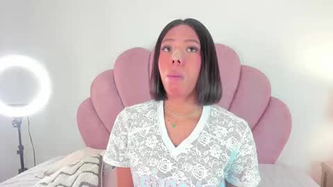 NICOLE online show from November 2025 12:27:02 PM