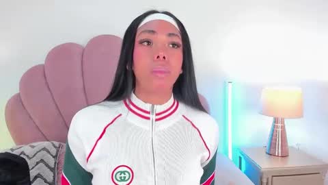 NICOLE online show from December 2025 12:53:02 PM