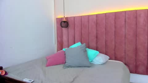 Nicole online show from March 2025 05:09:01 AM