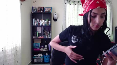 Nicole online show from November 2025 07:14:02 PM