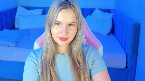 nicolettacooper online show from September 2025 08:24:01 AM