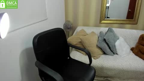 Nicolettcolin  online show from September 2025 06:24:02 PM