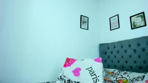 Snapshot of nicolewind_ chatting on November 2025 01:33:01 AM ELIZABETH online show from November 2025 01:33:01 AM