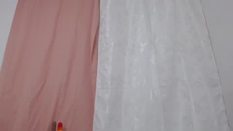 nicolle gomes online show from September 2025 05:09:02 AM