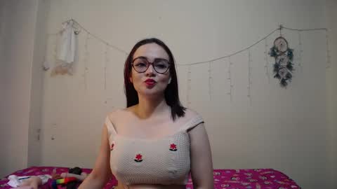 nicolle_sky online show from January 2025 05:41:01 PM