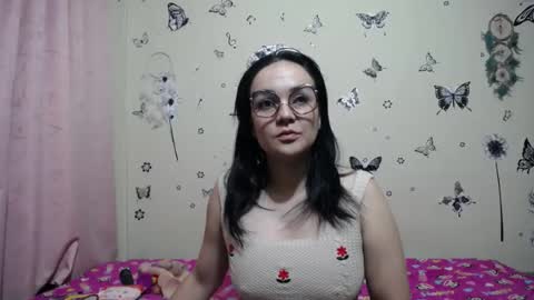 Snapshot of nicolle_sky chatting on July 2026 08:34:01 AM nicolle_sky online show from July 2026 08:34:01 AM