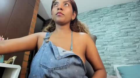 nicollesofia3 online show from February 2025 03:33:02 AM