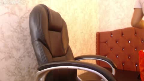 Nicolle Miley online show from January 2025 11:15:02 AM