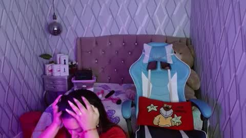 Nicolle Miley online show from March 2025 03:19:01 AM