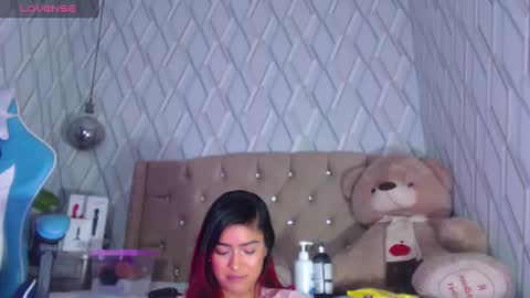 Nicolle Miley online show from March 2025 05:18:02 AM