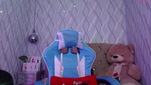 Nicolle Miley online show from March 2025 01:48:01 AM