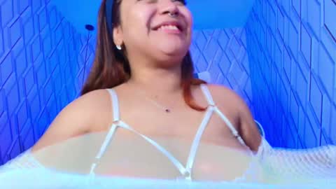 Nicolle Miley online show from October 2025 04:34:02 AM