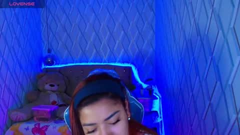 Nicolle Miley online show from October 2025 03:41:02 AM