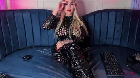 Nicollette Miller online show from March 2025 06:29:01 PM