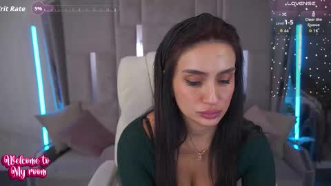 Nicole online show from November 2025 06:14:01 AM