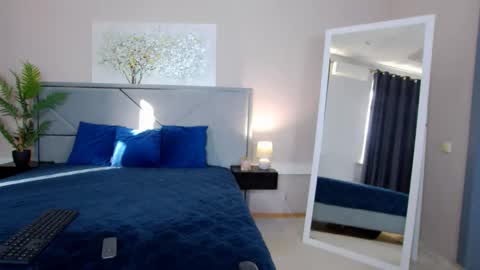 NicolRos online show from November 2025 09:30:01 AM