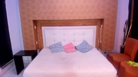 nicolysofi online show from December 2024 10:59:01 AM