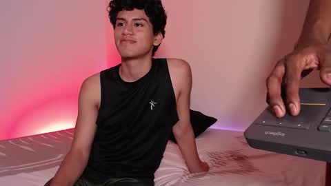 Nico y Mark online show from November 2025 06:57:02 AM