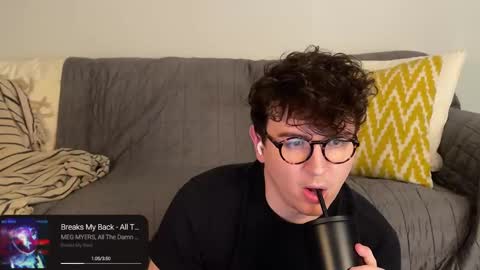 Snapshot of nigelhart chatting on December 2024 10:57:02 PM Nigel Hart online show from December 2024 10:57:02 PM