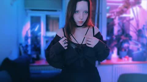 Lilitht online show from December 2024 11:03:01 PM