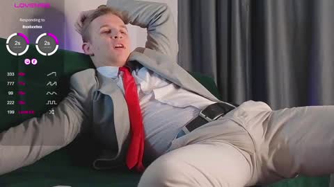 Snapshot of night_wwwolf chatting on December 2024 01:17:01 PM Jameson online show from December 2024 01:17:01 PM