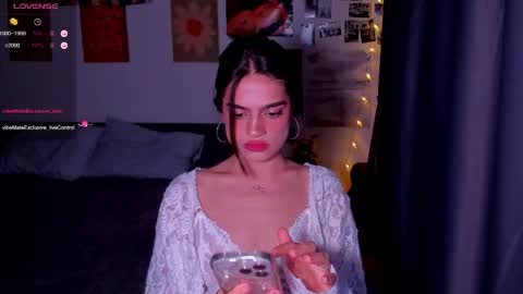 Snapshot of nightfloatt chatting on May 2026 08:58:02 PM Daisy online show from May 2026 08:58:02 PM