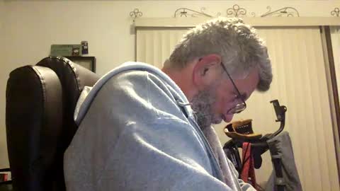 nightmoves1970 online show from September 2025 02:13:01 AM