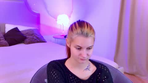 NightOpal online show from November 2025 02:38:01 PM