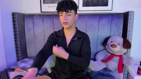 niick_twink online show from October 2025 07:33:01 PM