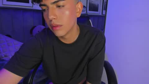 niick_twink online show from October 2025 06:53:02 PM